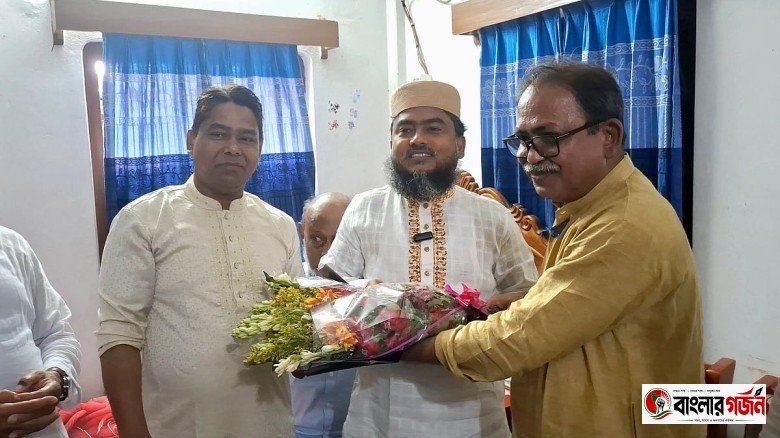 পরাজিত জামায়াত প্রার্থীর বাড়িতে ফুল নিয়ে গেলেন মির্জা ফয়সল, দেলাওয়ার বললেন, ‘বেস্ট অব লাক’